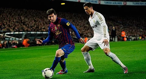 "البرشا" يستضيف "الريال" في كلاسيكو الأرض.. الليلة