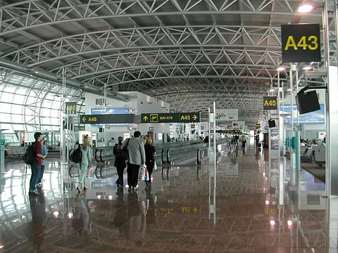 عقب تفجيرات 22 مارس الدامية.. إعادة فتح مطار بروكسل غداً بتدابير أمنية إضافية