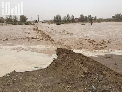"ابن العم" ينهي احتجاز أقربائه الـ ١٠ بالخرمة ويصل إليهم فجراً عبر طريق يعرفه