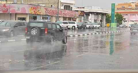 شاهد .. أجواء "الطائف" تستنفر محترفي وهواة التصوير .. إحداهن تهدي "سبق" صيد عدستها