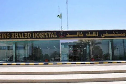 مواطن يعتدي على المدير المناوب بمستشفى الملك خالد بتبوك ويشج رأسه