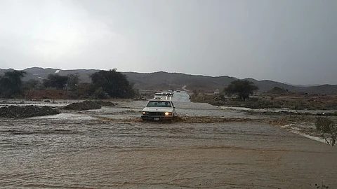 بالفيديو.. أمطار غزيرة على مكة والطائف