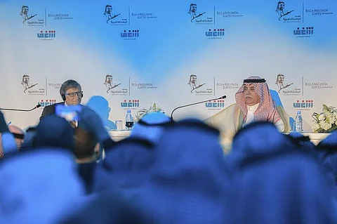 شاهد.. "بيل جيتس" في لقاء جماهيري: لدينا توجه لاستثمار قدرات 150 ألف سعودي