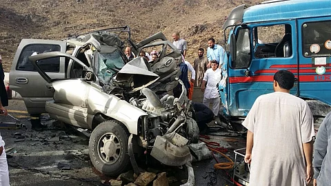 مصرع أسرة مكونة من 5 أشخاص بطريق "سبت العلايا ـ بيشة"
