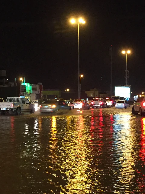 أمطار ما بين متوسطة وغزيرة على القصيم