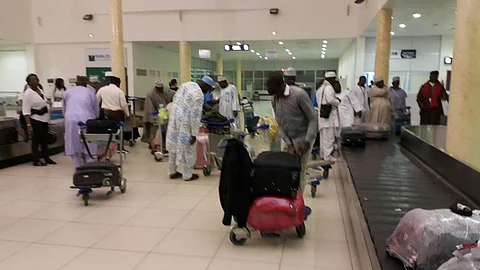 المجموعة الرابعة من ضيوف خادم الحرمين للعمرة تغادر المملكة