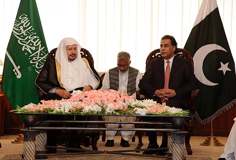 "آل الشيخ" في اجتماعه برئيس برلمان باكستان بإسلام آباد: عاصفة الحزم قرار تاريخي