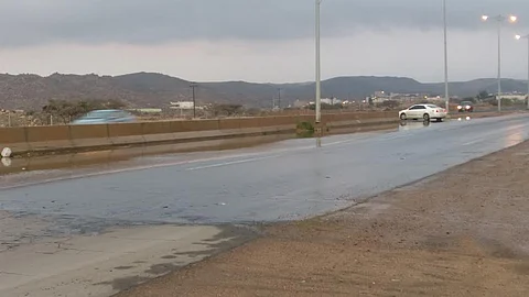 أمطار غزيرة على منطقة عسير لليوم الخامس