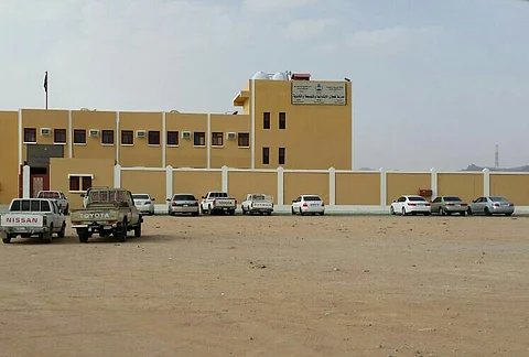 سكان "كحلان تثليث" يطالبون بإيصال التيار الكهربائي لمركزهم