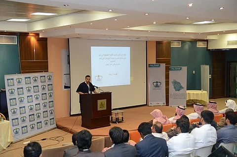 جامعة الملك خالد تدشن مشاركتها في حملة "بصمة وفاء" بأبها