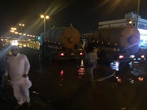 محافظ ينبع يوجِّه بتشكيل لجنة عاجلة للوقوف على مشكلة تدفق المياه الجوفية