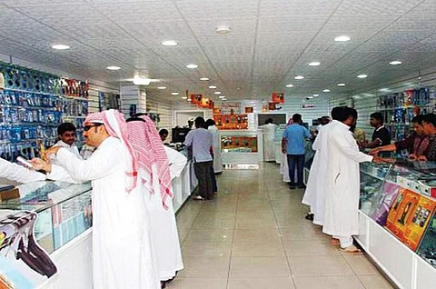 بدء مقابلات وظائف بيع وصيانة أجهزة الجوال.. غداً