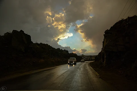 شاهد.. أمطار الباحة ترسم مشاهد جمالية جاذبة للسياح