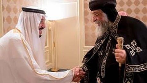 لقاء خادم الحرمين مع البابا "تواضروس".. لقاء التاريخ والوسطية والتسامح الديني