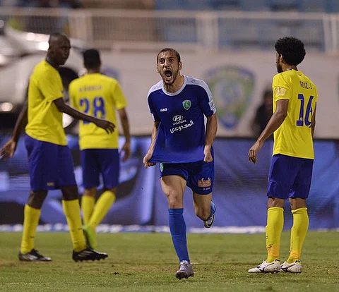 بالصور.. في دقيقتين "الفتح" ضرب "النصر" بهدفين