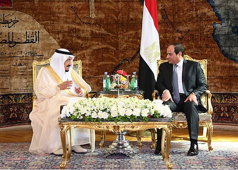 أكاديميون واقتصاديون: الملك مهّد لعمل مؤسسي جديد مع مصر