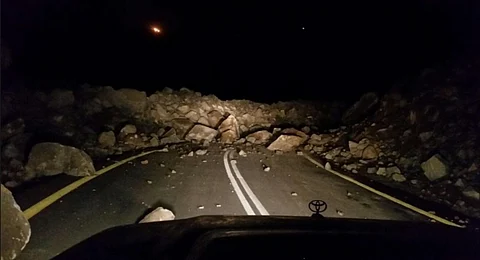 "غامرة" بالباحة.. تغلق عقبة حزنة اضطراريًا وذي منعا والملك خالد احترازيًا