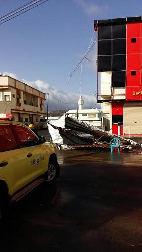 تلفيات بمحلات عدة في "سرح النماص" عقب عاصفة مطرية