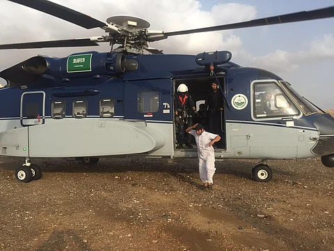 شاهد: "مدني جازان" يواجه السيول بالطيران.. 5 وفيات ومفقودون وإنقاذ 50