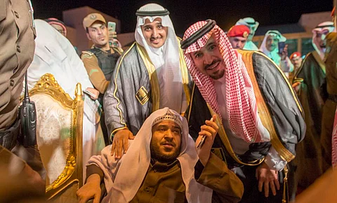 بالصور.. "فهد بن بدر" يرعى تخريج 4645 طالبًا من جامعة الجوف في دفعتها العاشرة