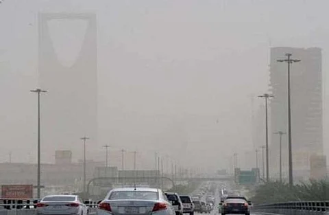 "الأرصاد": رياحٌ مُثيرة للأتربة على الرياض والشرقية ومكة المكرّمة والمدينة المنوّرة