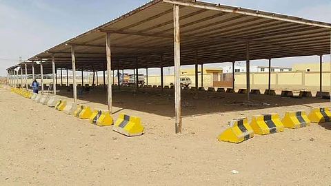 "البلديات": نسقنا مع المرور لإزالة المركبات بسوق أغنام تيماء