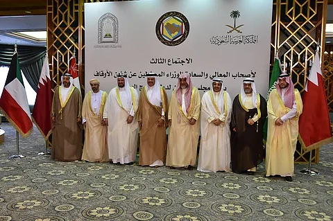 "آل الشيخ": نحن أمام تحدٍ لم يسبق للأمة أن واجهت مثله في تشويه ديننا بفعل أبنائه!