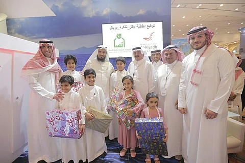 ريال على كل تذكرة لكفالة اليتيم من "الرياض للسفر" و "إنسان"