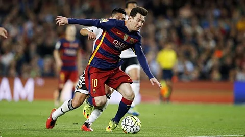 برشلونة يسقط على أرضه أمام فالنسيا بهدفين