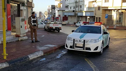شاهد.. مرور الباحة يجند منسوبيه ويسخر آلياته لمواجهة "التقلبات الجوية"