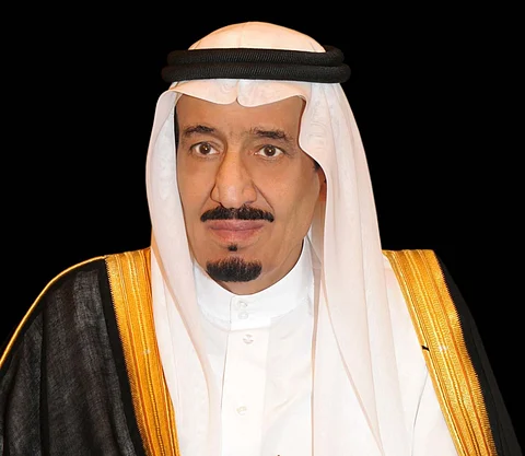 خادم الحرمين الشريفين يبحث تطورات الأحداث مع ملك المغرب