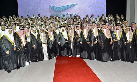 شاهد.. أمير الرياض يرعى حفل تخريج الدفعة الرابعة لطلاب جامعة دار العلوم