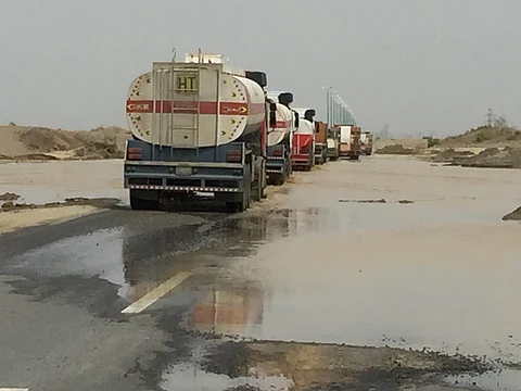 "سبق" ترصد أضرار طريق "عتود جازان"