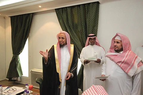 رئيس المحكمة العامة بالرياض يكرم عدداً من الموظفين لتميزهم الوظيفي