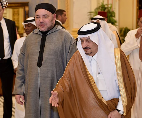 ملك المغرب يغادر الرياض بعد مشاركته في قمة قادة دول مجلس التعاون