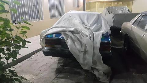 شاهد.. بلاغ يقود لدهم استراحة بالأحساء حوّلها أصحابها إلى مخبأ "سيارات تفحيط"