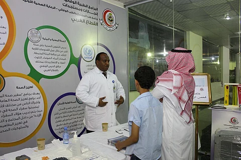 عيادات "الحرس الوطني" تثقف زوار مهرجان الورد الطائفي