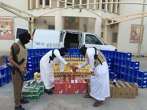 ضبط سعودي بحوزته 1900 قارورة خمر بالخرج