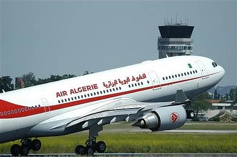 الخطوط الجزائرية تشترط "مضيفات غير متزوجات ودون حجاب"