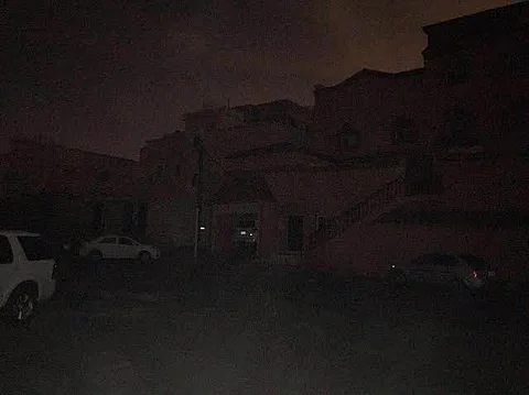 سكان حي الجامعيين بخميس مشيط يعانون انقطاع التيار الكهربائي باستمرار
