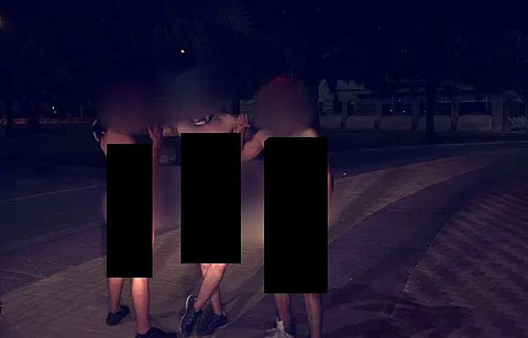 "عراة كورنيش الدمام" يواجهون حكماً بالسجن ٥ سنوات و٣ ملايين ريال غرامة