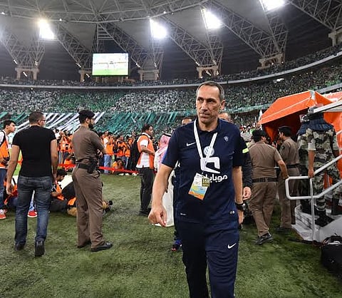 إعلاميون: أبعدوا "دونيس" عن "الهلال" فوراً!