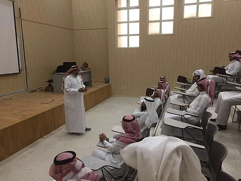 345 اجتازوا المقابلة الشخصية لبرنامج "توطين الاتصالات" في "ريادة"