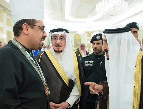 أشهر طباخ سعودي يروي لـ "سبق" قصته مع الملك سلمان بالديوان الملكي