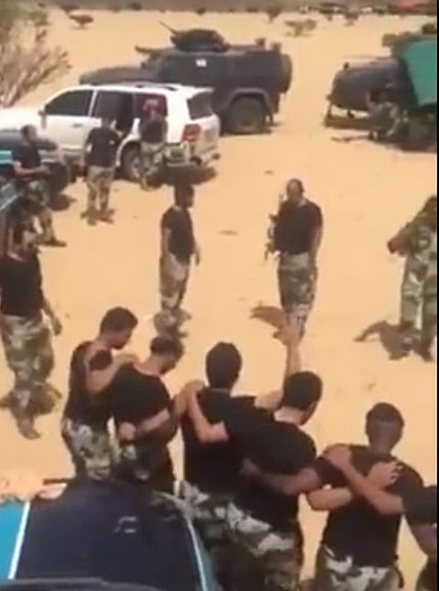 بالفيديو.. أفراد قوة الطوارئ يحتفلون بالإطاحة بالإرهابيين في بيشة