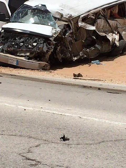 عنيزة.. تصادم "دينا" بحافلة معلمات يصرع ويصيب 8