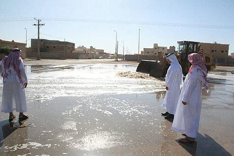 بلدي "الفويلق" يتفقد 7 مراكز تضررت من الأمطار