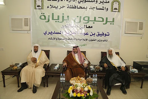 "السديري" يزور إدارة الأوقاف والمساجد بحريملاء