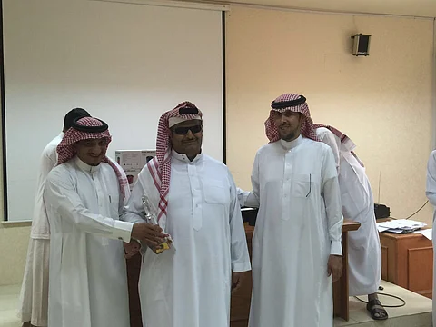 شاهد.. بطولة الهوكي الأولى للمكفوفين بالرياض تتوج الفائزين وتكرم "سبق"