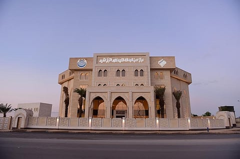 "أمير القصيم" يفتتح مركز النعيم لعلوم القرآن بعنيزة.. اليوم
